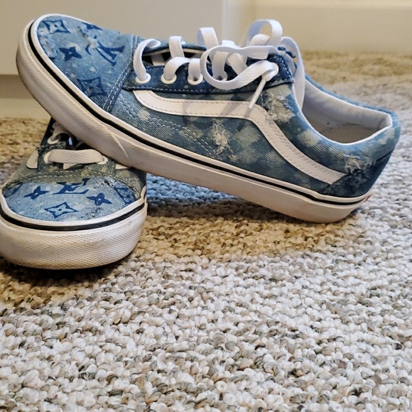 lv vans